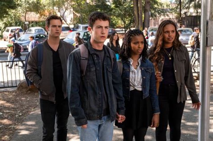 13 REASONS WHY (L TO R) BRANDON FLYNN as JUSTIN FOLEY, DYLAN MINNETTE as CLAY JENSEN, ALISHA BOE as JESSICA DAVIS and CHRISTIAN NAVARRO as TONY PADILLA in episode 408 of 13 REASONS WHY Cr. DAVID MOIR/NETFLIX &copy; 2020