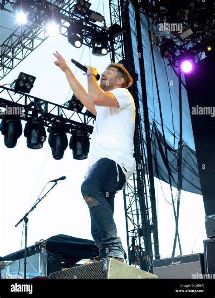 Andy Grammer performs onstage during the finale of "Dancing With The Stars" held at The Grove, in Los Angeles Finale of "Dancing With The Stars", Los Angeles, USA