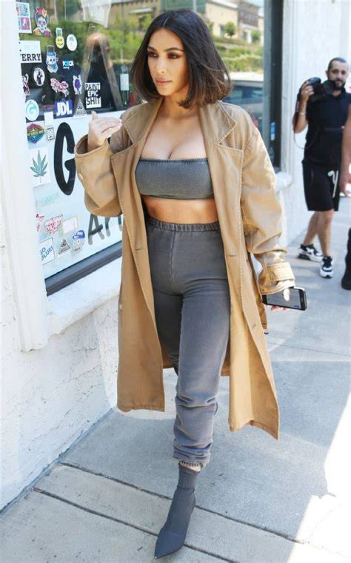 Celebrity Moms With Flat Abs
