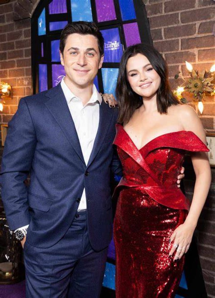 Davide Henrie Selena Gomez Date