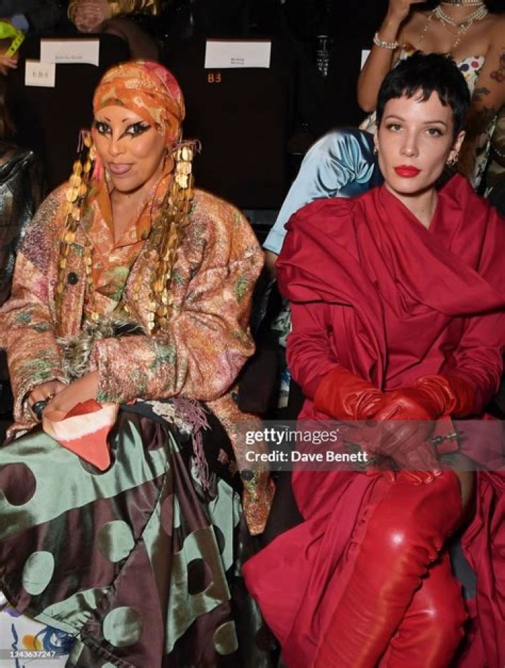 Doja Cat & Halsey at Vivienne Westwood&rsquo;s show