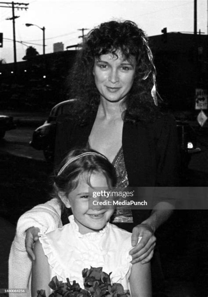Drew Barrymore mom