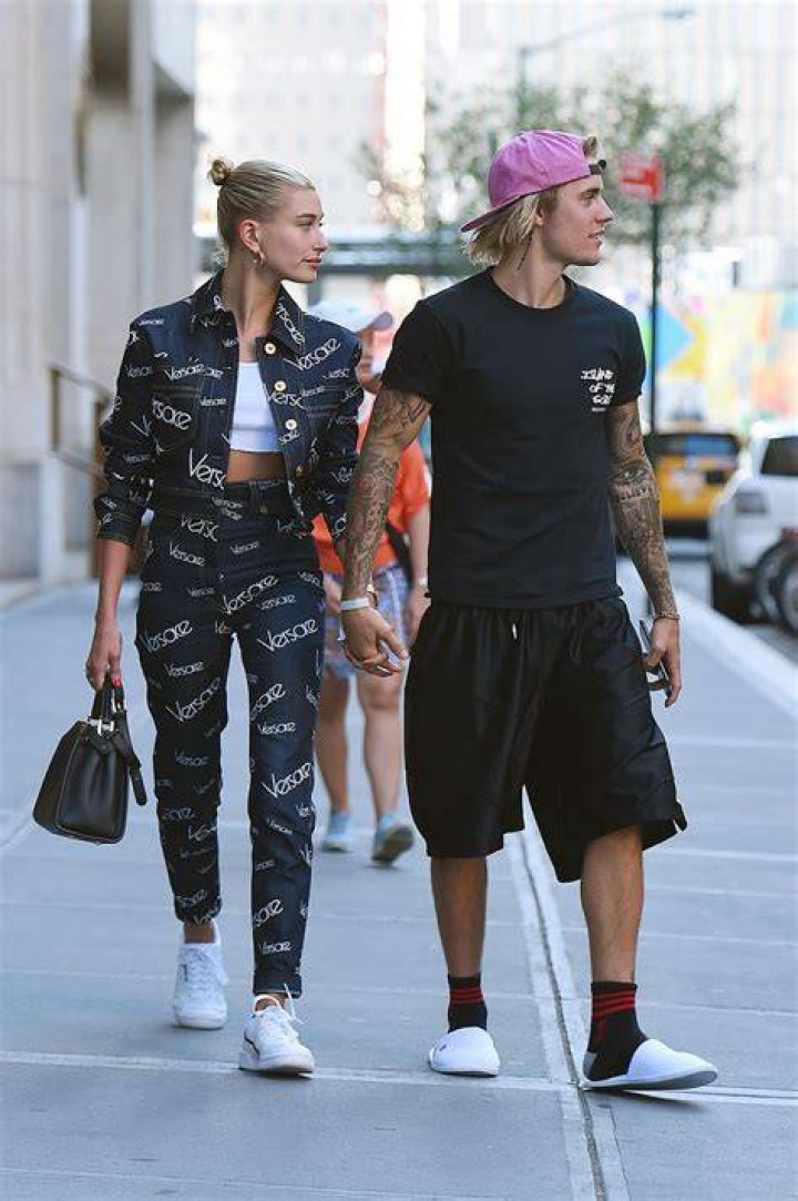 Hailey BaldwinHailey Baldwin out and about, Los Angeles, USA - 13 Jan 2019Wearing Isabel Marant, Coat, Wearing Brock Collection, Trousers, Shoes by Converse X the Fog