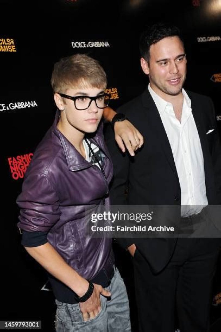 Justin Bieber Using Scooter Braun Instagram