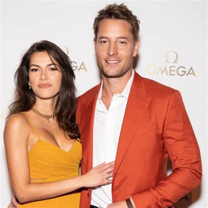 Justin Hartley and Sofia Pernas