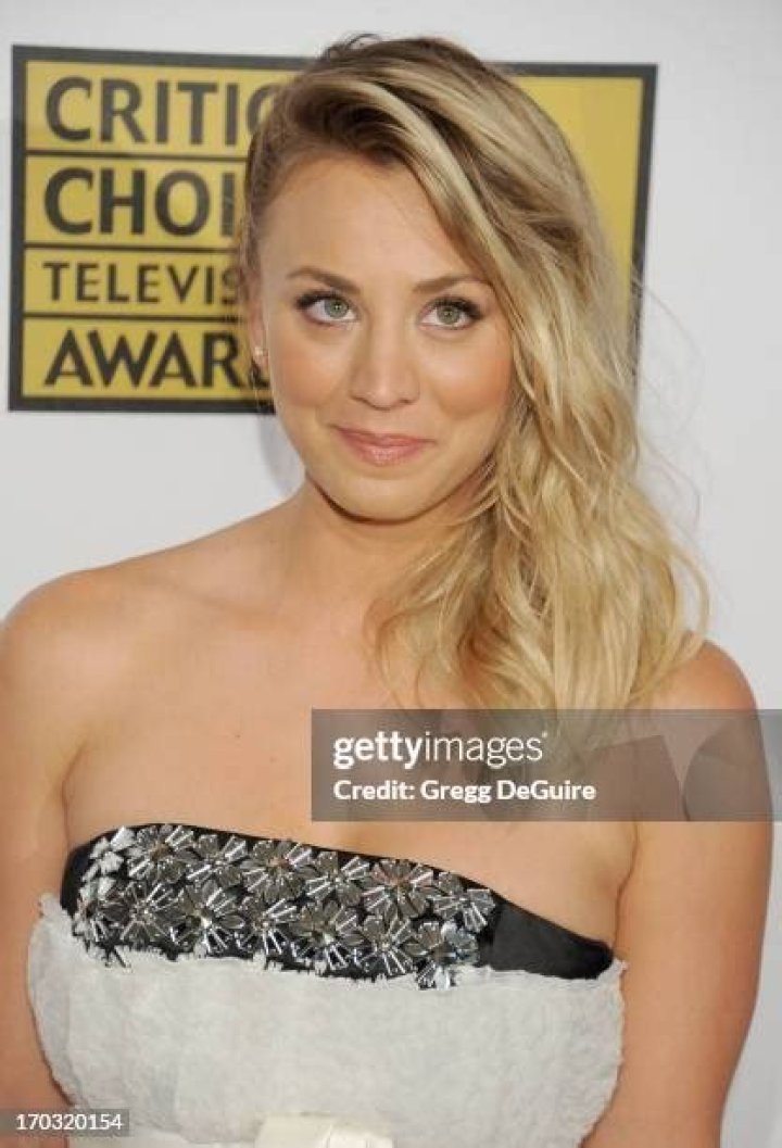 Kaley Cuoco24th Annual Critics' Choice Awards, Press Room, Barker Hanger, Los Angeles, USA - 13 Jan 2019Wearing J. Mendel