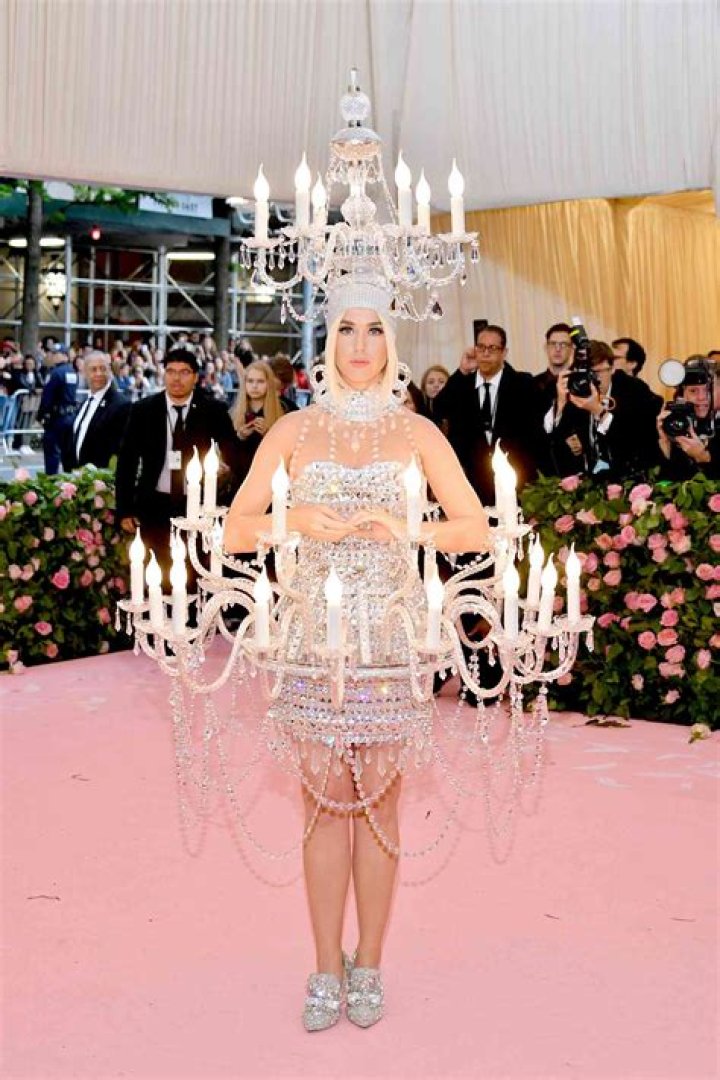 Katy Perry looks ready to pop