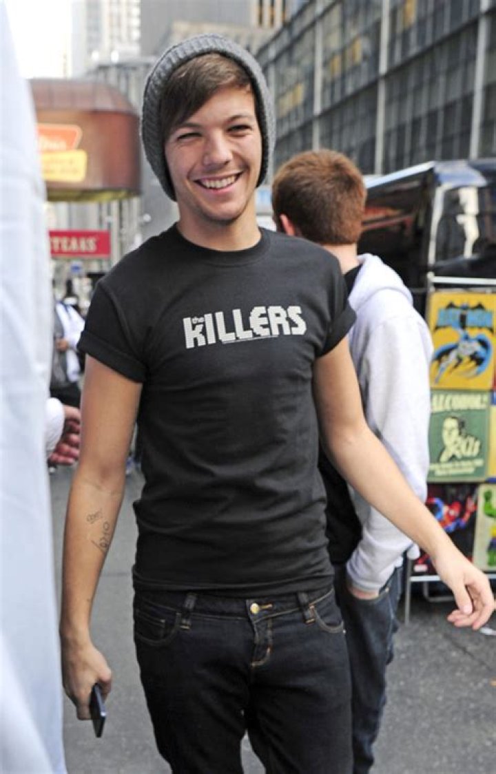 Louis Tomlinson Attacks 'The Mirror'