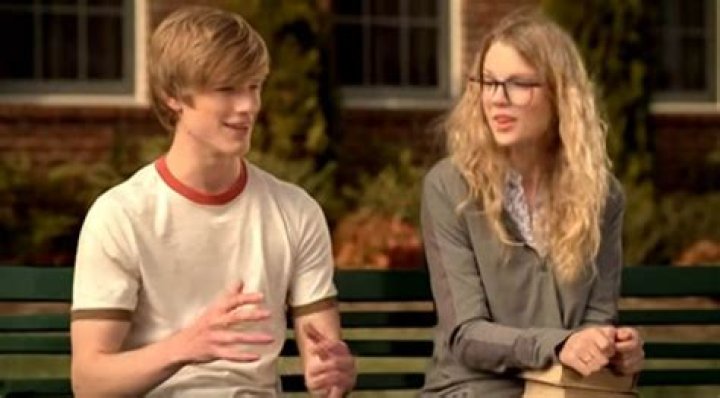 Lucas Till, Taylor Swift