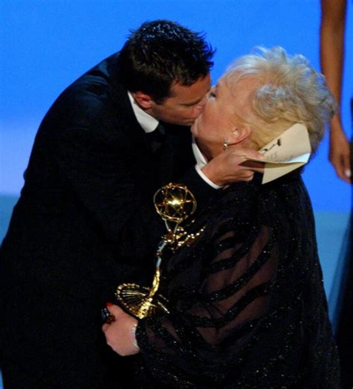 Matthew Perry & Doris Roberts &mdash; 2003