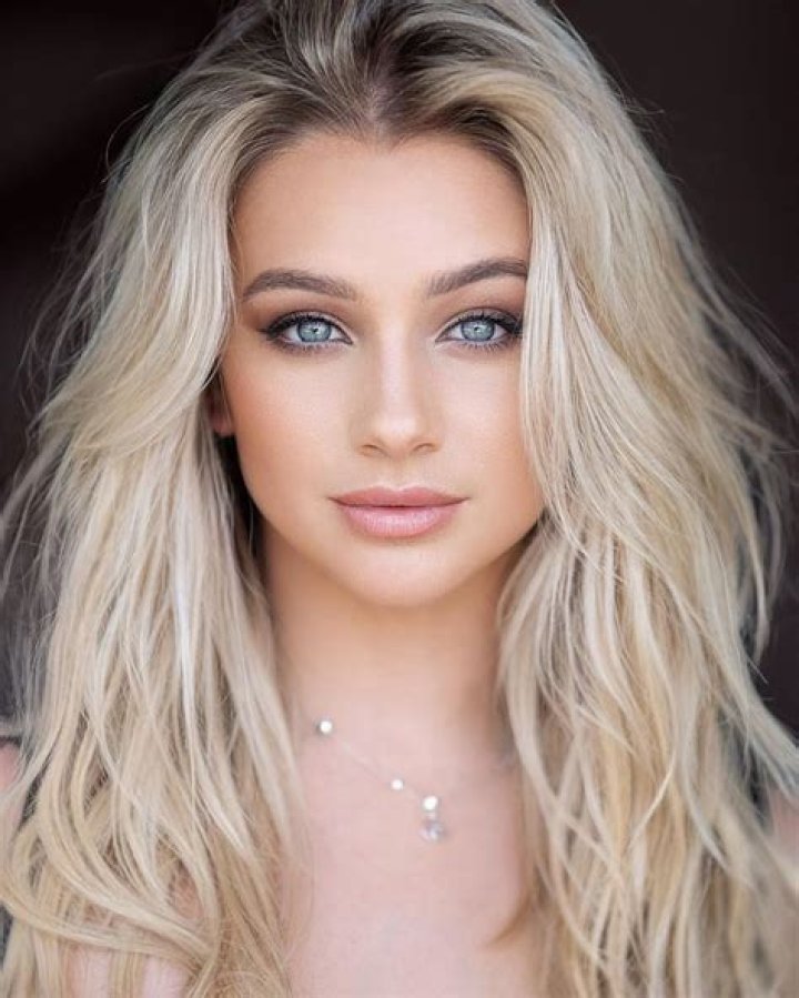 Mollee Gray 