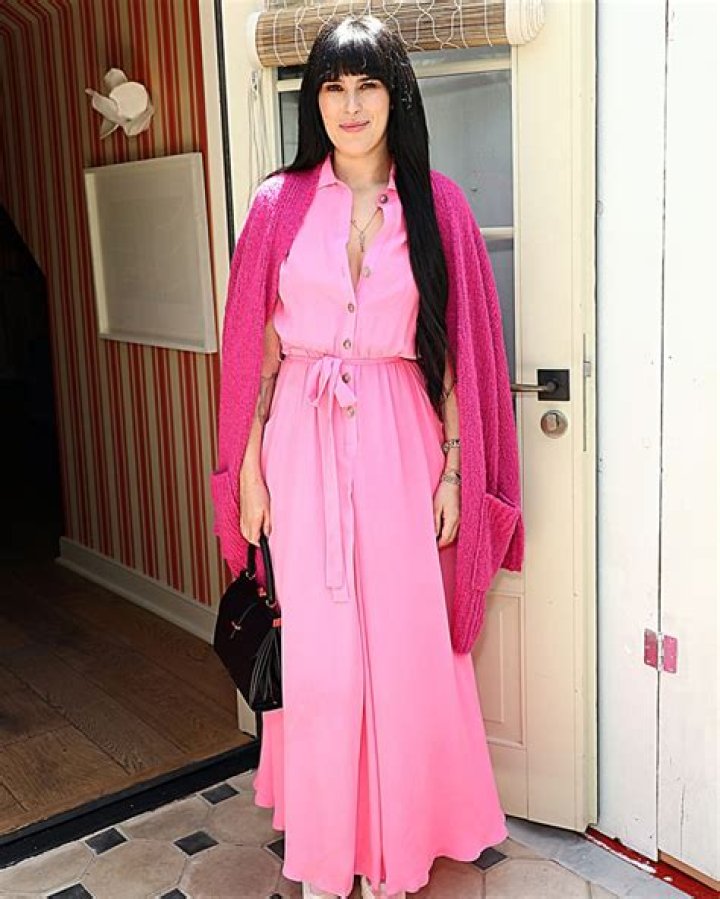 Rumer Willis Cindy Eckert and Veuve Clicquot Right to Desire Luncheon , Los Angeles, USA - 01 May 2019 Cindy Eckert, founder of Pink Ceiling, and Veuve Cliquot host a luncheon for Right to Desire at San Vicente Bungalows.