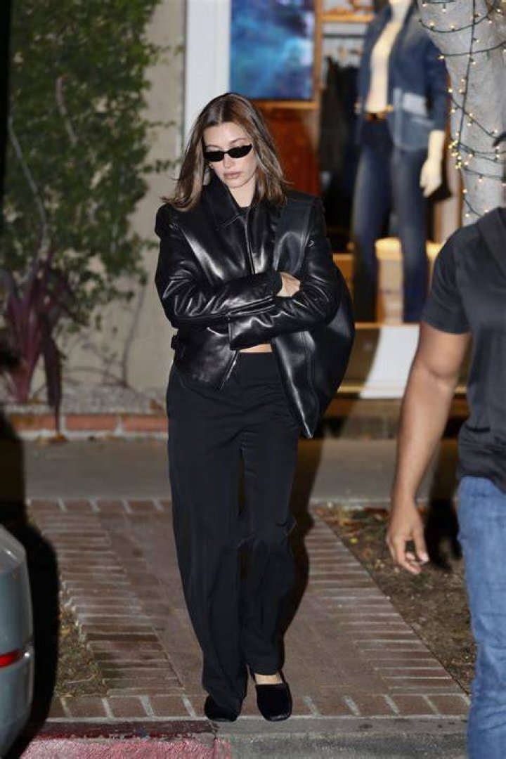 West Hollywood, CA - Hailey Bieber looks chic as she attends a Lacoste event at Sunset Tower in West Hollywood. Pictured: Hailey Bieber BACKGRID USA 6 OCTOBER 2022 USA: +1 310 798 9111 / UK: +44 208 344 2007 / *UK Clients - Pictures Containing Children Please Pixelate Face Prior To Publication*