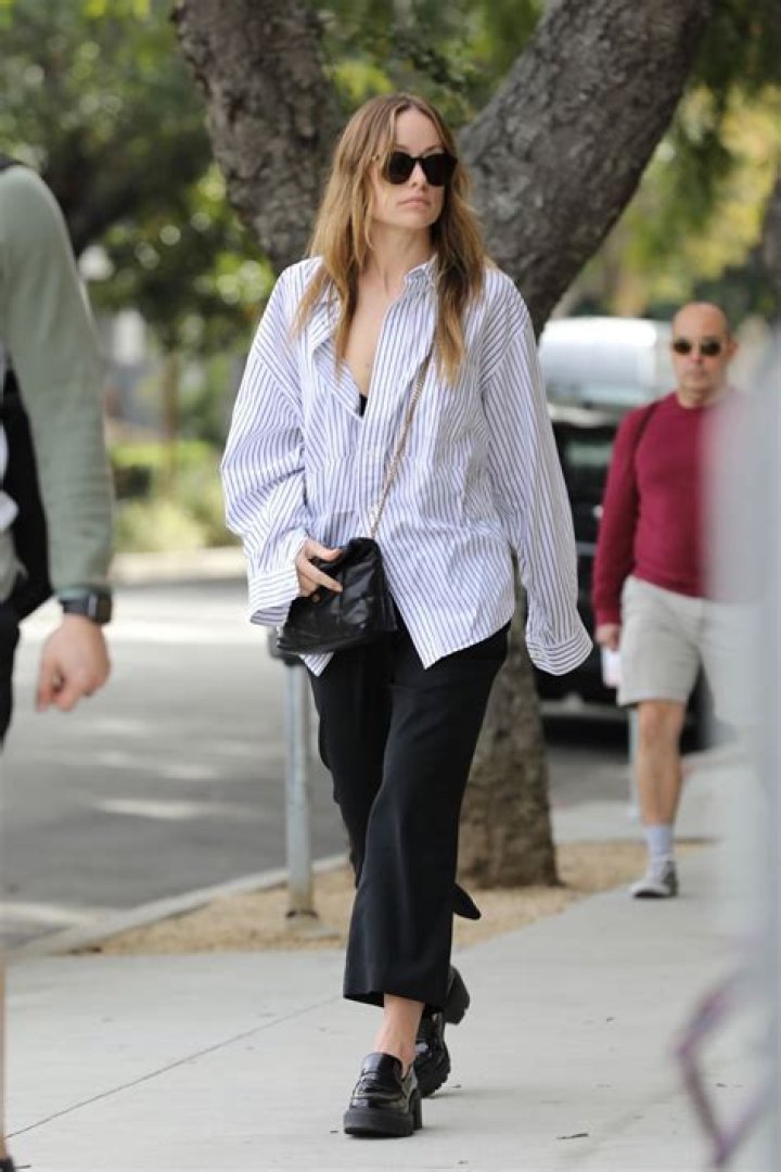 West Hollywood, CA - Olivia Jade arrives at Craig's in West Hollywood Pictured: Olivia Jade BACKGRID USA 12 APRIL 2022 USA: +1 310 798 9111 / UK: +44 208 344 2007 / *UK Clients - Pictures Containing Children Please Pixelate Face Prior To Publication*